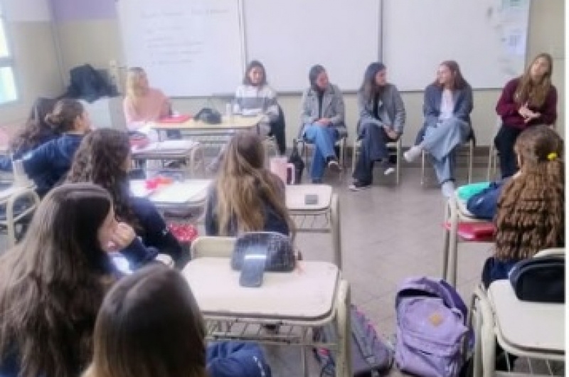 VISITA DE EX ALUMNAS